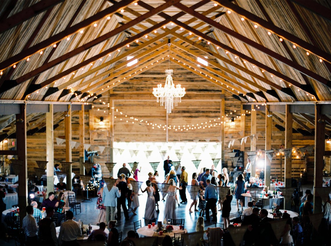 gorgeous-barn-wedding-by-milton-photography-21