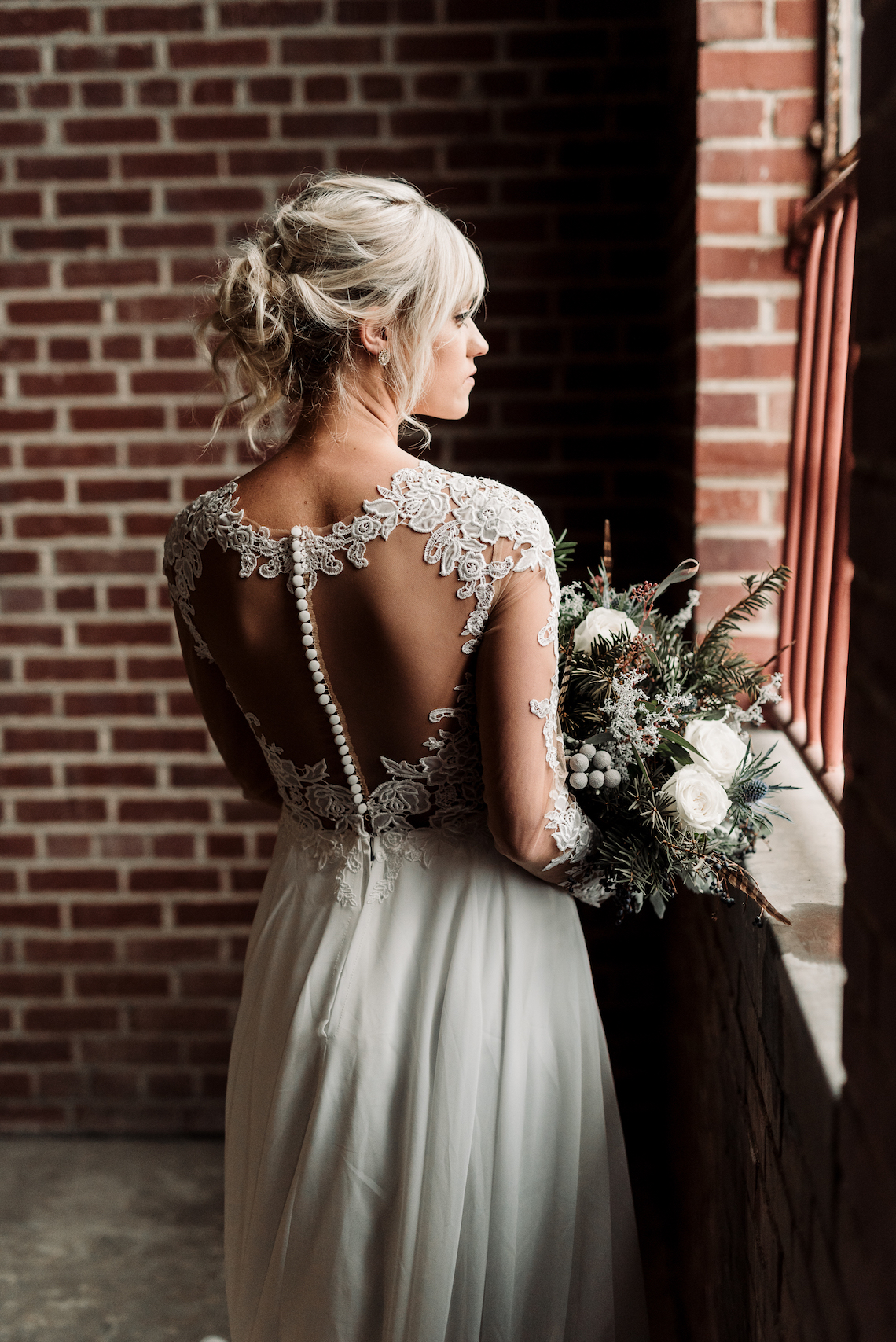 Moody Winter Wedding Inspiration by Kelcy Leigh Photography 14