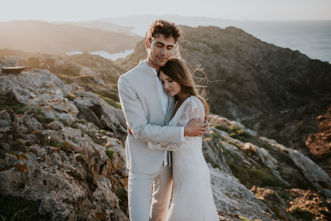 Free-Spirited & Panoramic Boho Wedding Inspiration | Sara Cuadrado and El Ramo Volador 11