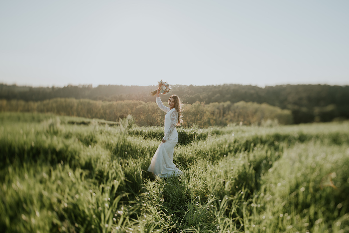 Free-Spirited & Panoramic Boho Wedding Inspiration | Sara Cuadrado and El Ramo Volador 36