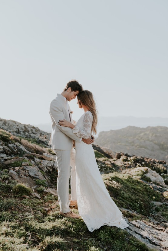 Free-Spirited & Panoramic Boho Wedding Inspiration | Sara Cuadrado and El Ramo Volador 59