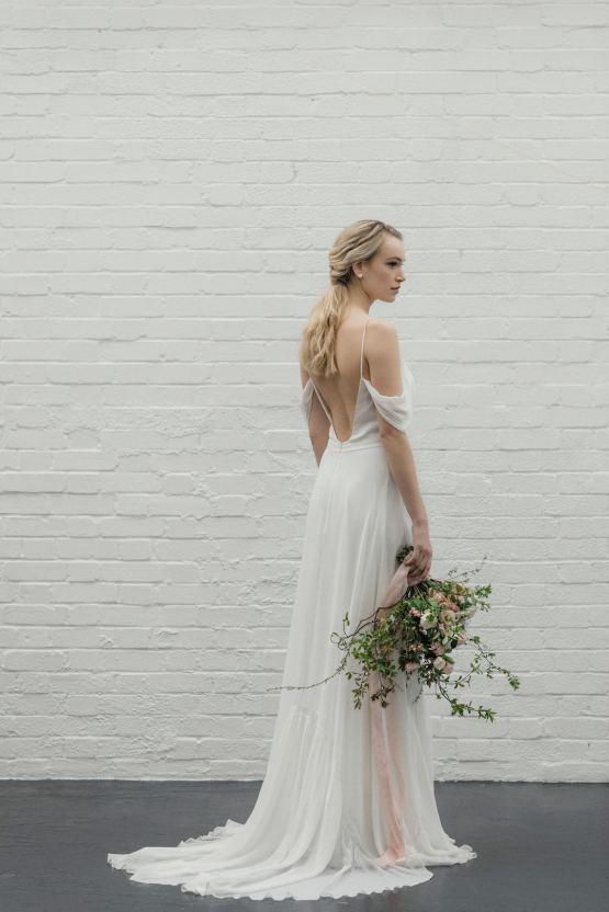 Modern Minimalist Styled Shoot Featuring Gowns For The Natural Bride | Cinzia Bruschini 15