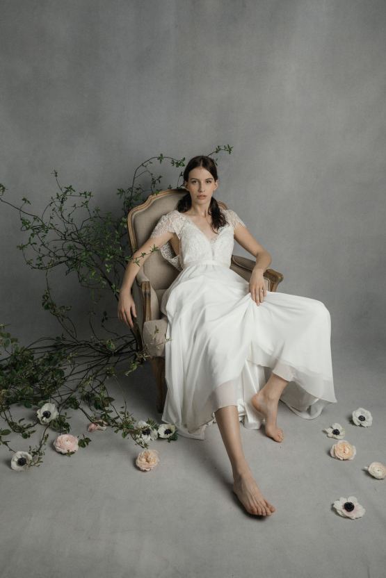 Modern Minimalist Styled Shoot Featuring Gowns For The Natural Bride | Cinzia Bruschini 20