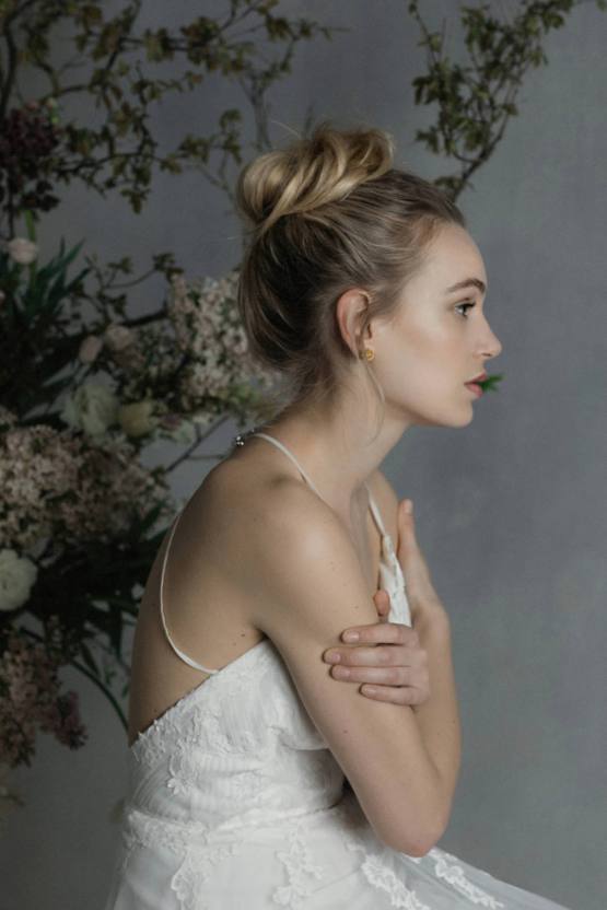 Modern Minimalist Styled Shoot Featuring Gowns For The Natural Bride | Cinzia Bruschini 54