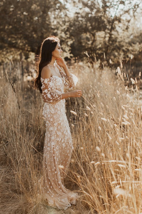 The Luxurious & Bohemian Ember Dusk Spring 2018 Collection from Tara Lauren | Anni Graham 31