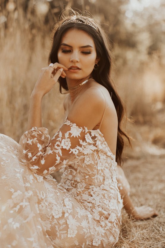 The Luxurious & Bohemian Ember Dusk Spring 2018 Collection from Tara Lauren | Anni Graham 32
