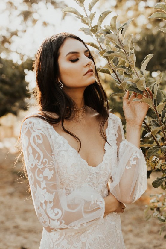 The Luxurious & Bohemian Ember Dusk Spring 2018 Collection from Tara Lauren | Anni Graham 35