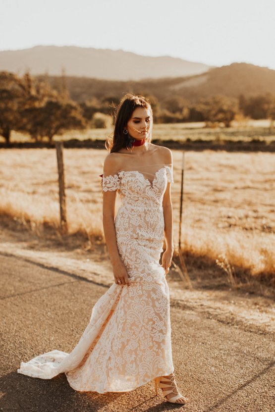 The Luxurious & Bohemian Ember Dusk Spring 2018 Collection from Tara Lauren | Anni Graham 41