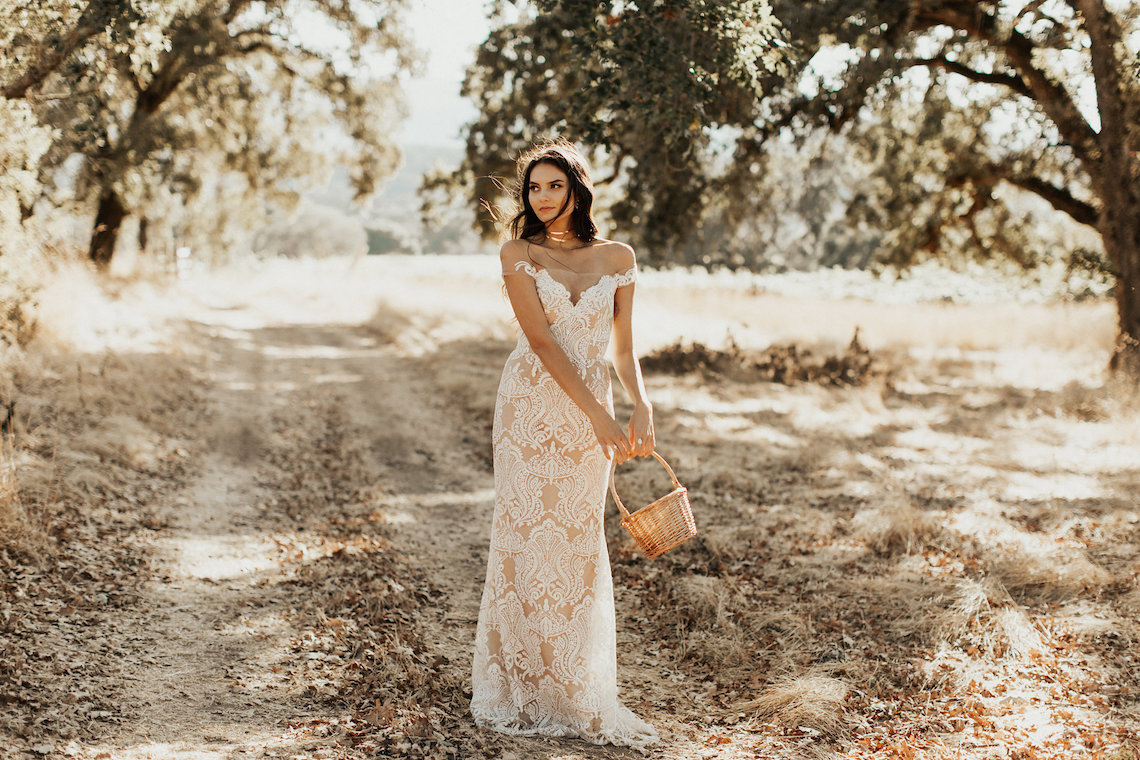 The Luxurious & Bohemian Ember Dusk Spring 2018 Collection from Tara Lauren | Anni Graham 64