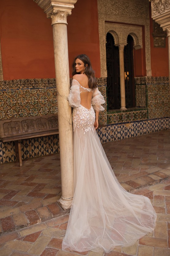 World Exclusive: The Sparkling Berta Fall 2018 Seville Collection 72