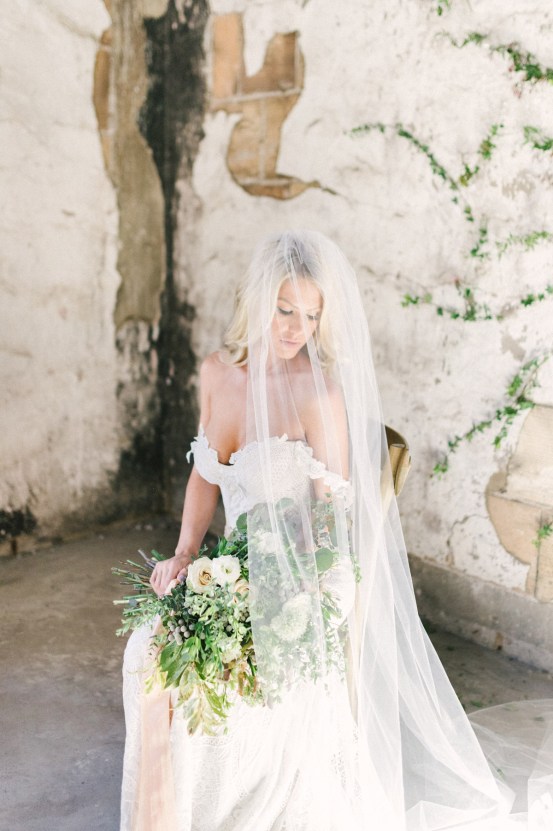 Luxurious Green & Gold Wedding Inspiration | Saje Photography 37