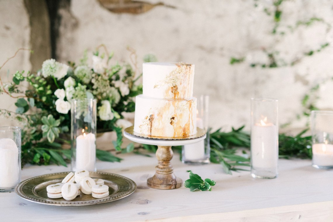 Luxurious Green & Gold Wedding Inspiration | Saje Photography 51