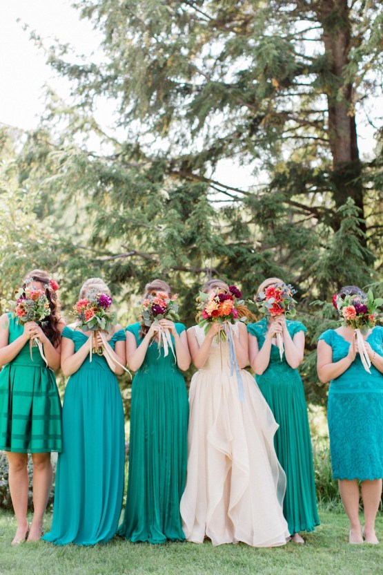 Colorful Vermont Lodge Wedding (With Sparkler Magic!) | Molly Lichten Photography 10