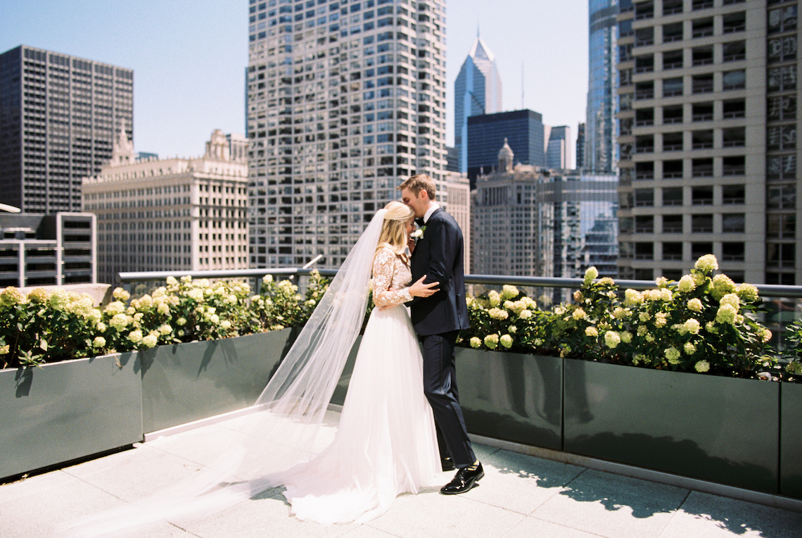Gorgeous Chicago Ivy Room Wedding | Kristin La Voie Photography 4