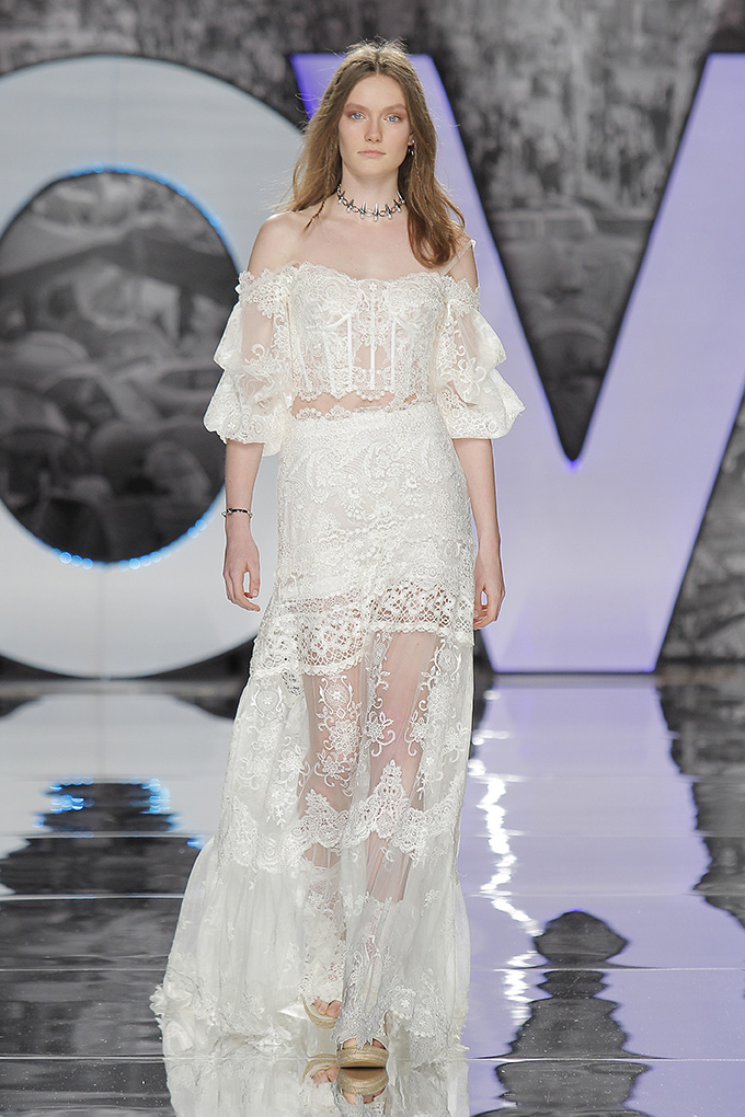 The Sexy & Embellished New Yolan Cris Wedding Dress Collections | SIULA (2)