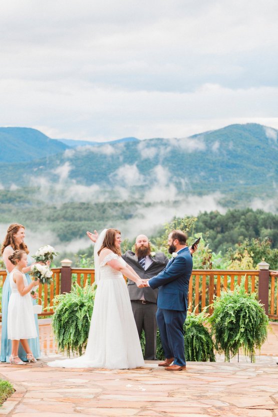 Rustic Carolina Mountain Lodge Wedding | Common Dove Photography 31