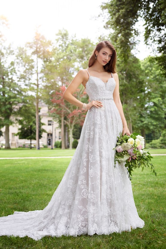 The Best Wedding Dresses For Your Zodiac Sign | Mon Cheri Bridals 8