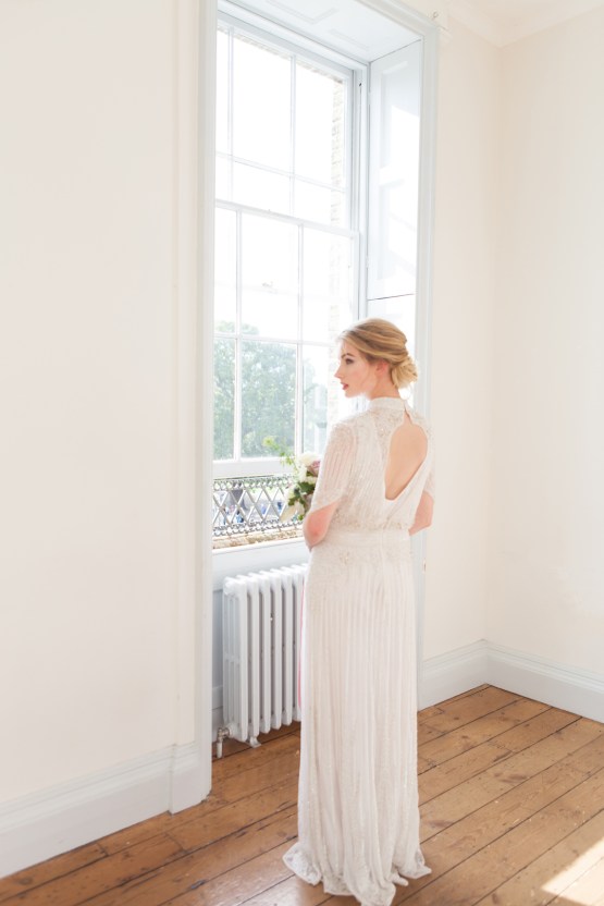 Swanky London Wedding Inspiration Filled With Pretty Dessert Ideas | Amanda Karen Photography 41