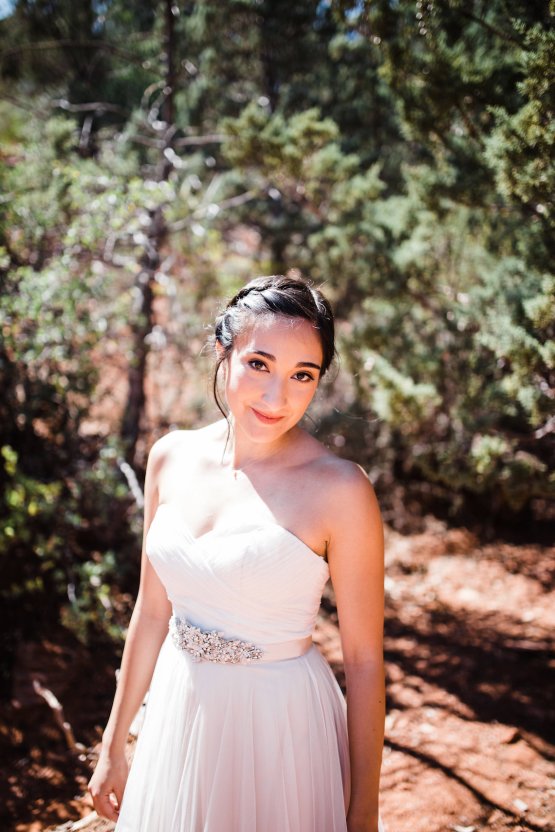 Casual Sedona Red Rocks Wedding (With A Sweet Blush Wedding Dress) | Julia Kinnunen Photography 16