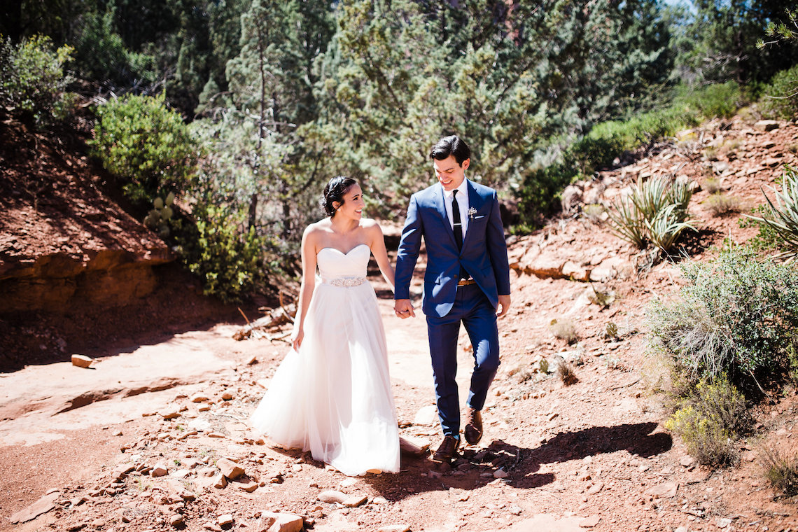 Casual Sedona Red Rocks Wedding (With A Sweet Blush Wedding Dress) | Julia Kinnunen Photography 5