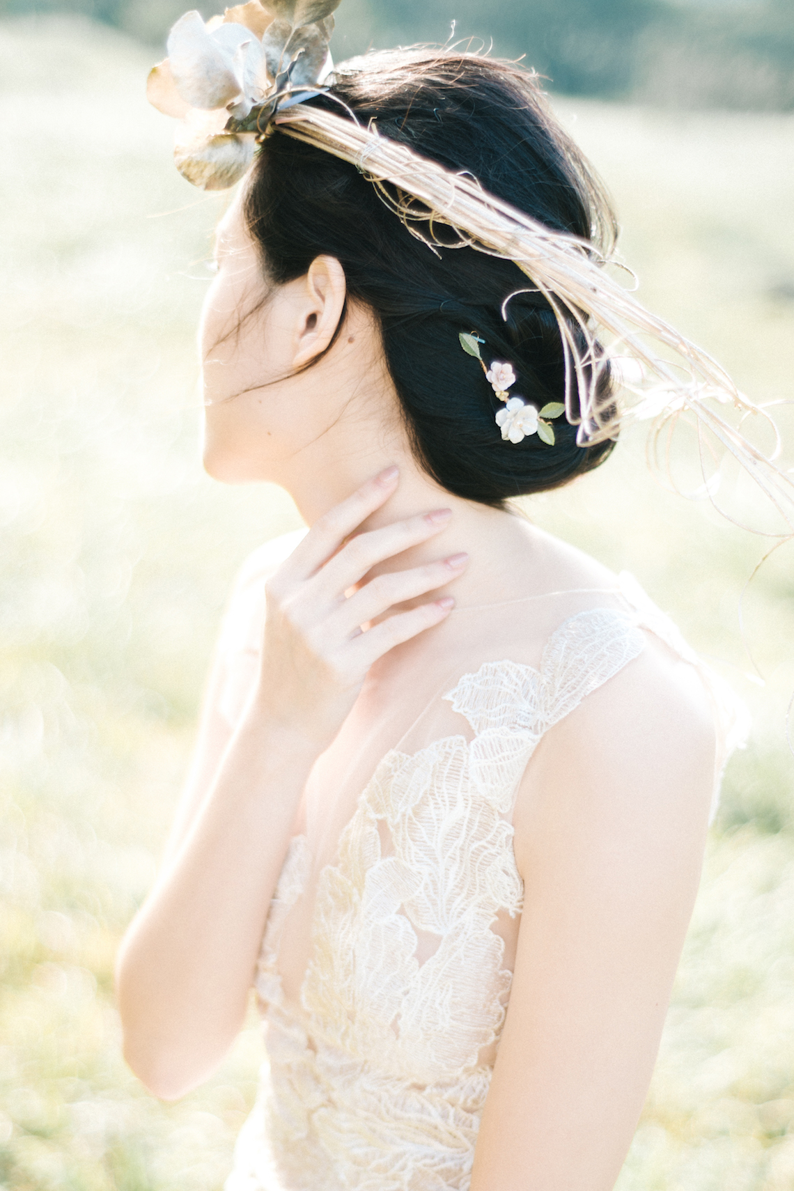 Whimsical Meadow Wedding Inspiration With Dried Florals | Olea & Fig Studio | The Stage Photography 17