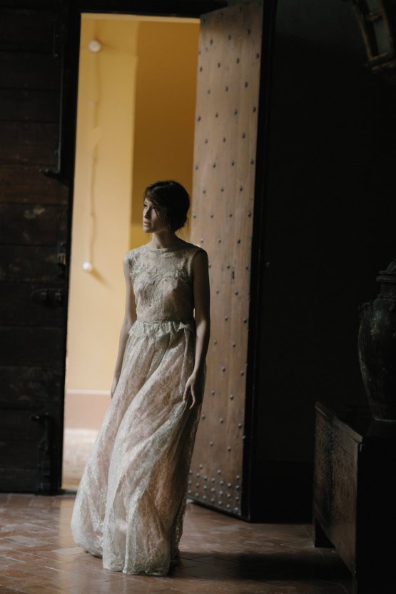 Ancient Rome Meets Mod Yellows & Sophisticated Black In This Timeless Wedding Inspiration | Cinzia Bruschini 31