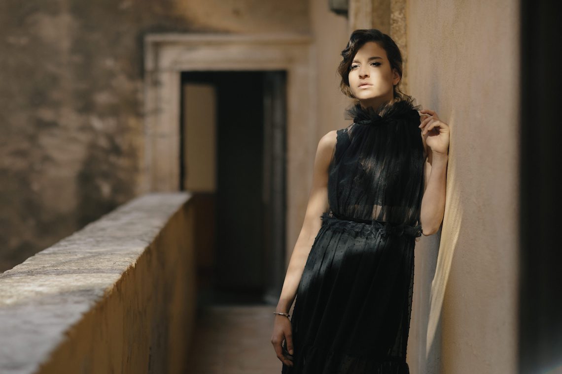 Ancient Rome Meets Mod Yellows & Sophisticated Black In This Timeless Wedding Inspiration | Cinzia Bruschini 6