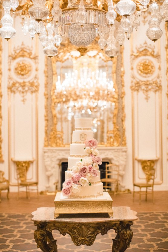An Elegant Royal Vienna Destination Wedding | A Very Beloved Wedding | Sandra Aberg 47