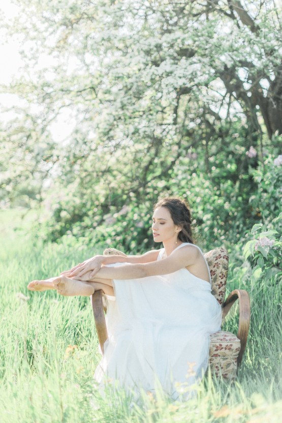Beltane Goddess Bridal Inspiration With Lilacs And Horses – Gabriela Jarkovska 30