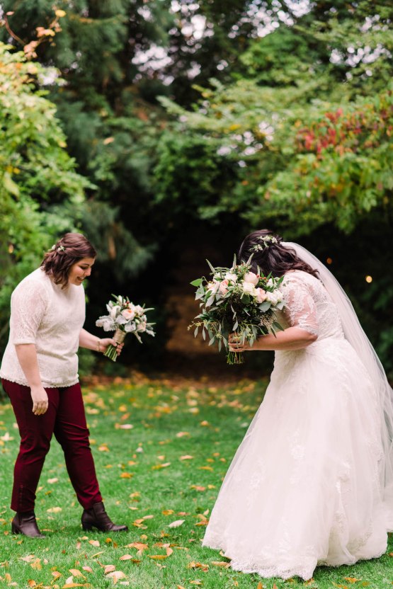 Rustic Barn Wedding Filled With Greenery | Deyla Huss Photography 11