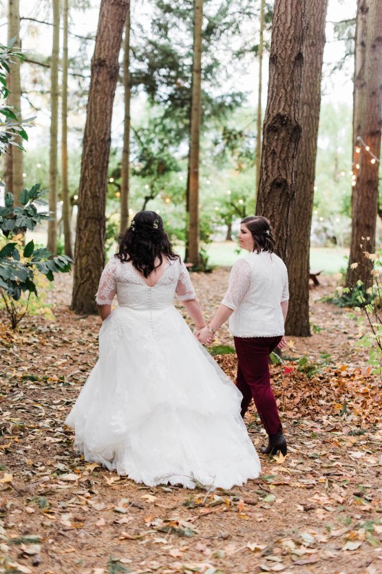 Rustic Barn Wedding Filled With Greenery | Deyla Huss Photography 32