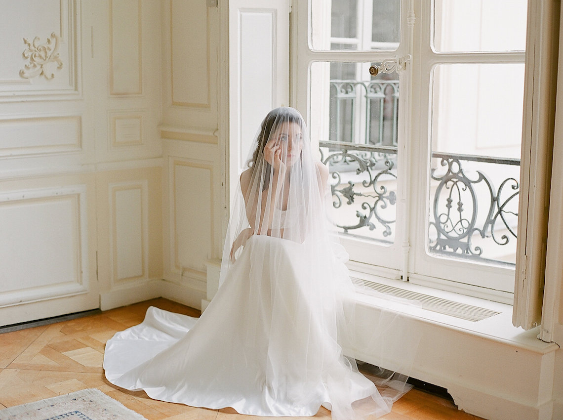 Elegant Blush Parisian Bridal Inspiration Featuring Luxurious Veils and Boudoir Ideas – Bonphotoge 65