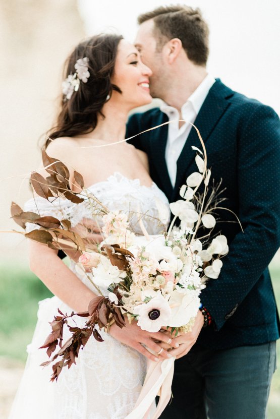 Organic and Foraged Romantic Puglia Wedding Inspiration – Lace and Luce 39