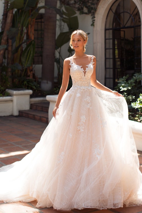 6 Modern Wedding Dress Trends You Will Love – Moonlight Collection 14