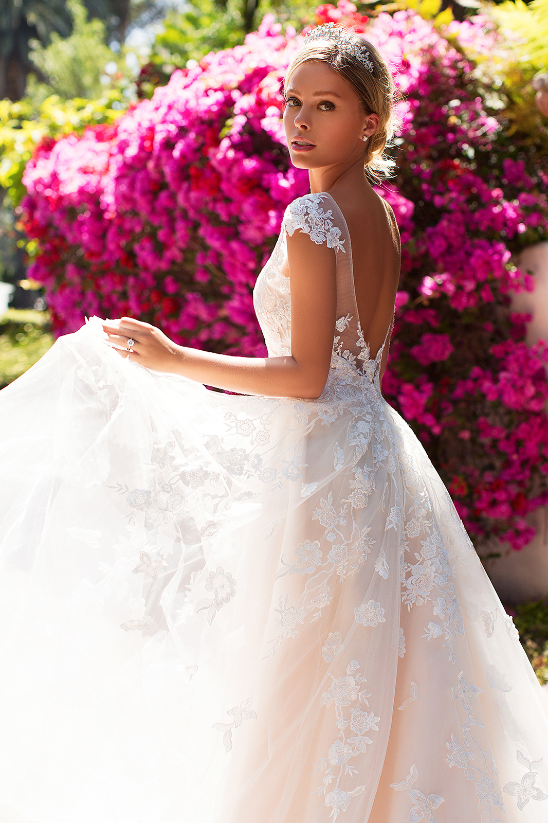 6 Modern Wedding Dress Trends You Will Love – Moonlight Collection 15