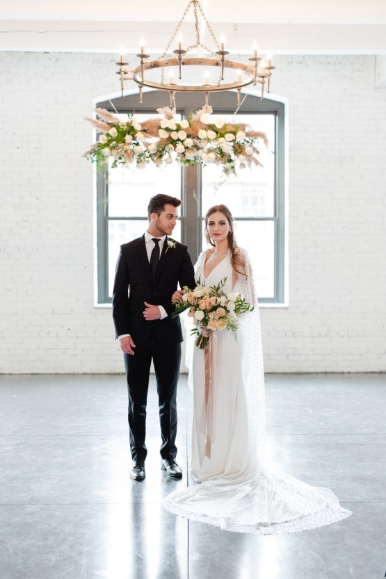 Modern Marble Wedding Inspiration With A Pearl Bridal Cape – Roots of Life Photography 27