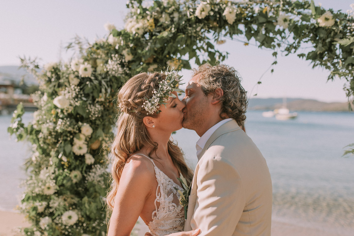 Boho Greek Island Wedding Featuring A Circle Floral Arch – Paulina Weddings 37