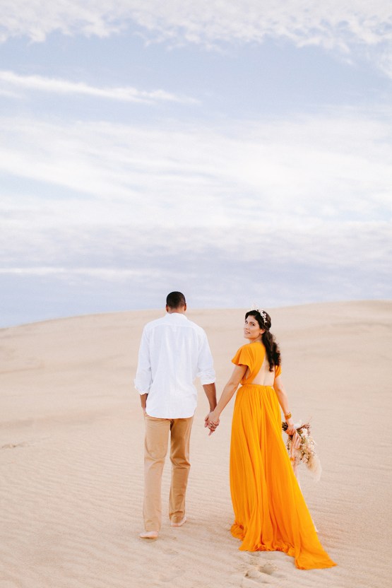 How to Style Your Engagement Session for the Perfect Save The Date – Minted Weddings 24