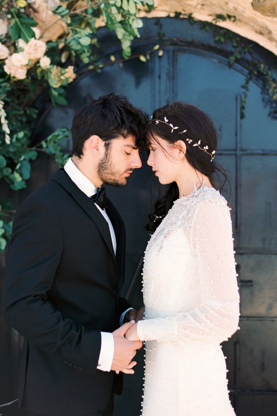 Luxurious Wedding Inspiration From An Ancient Greek Chapel – Nina Wernicke 10