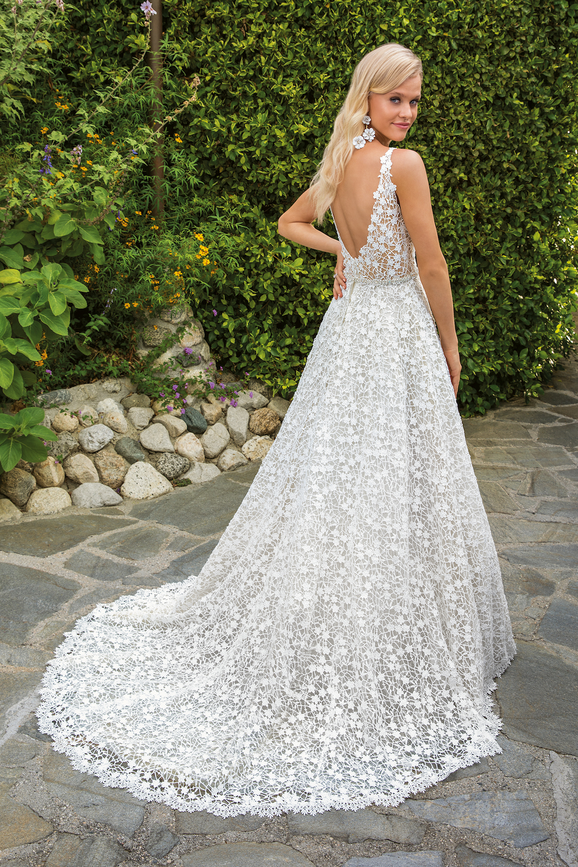 6 Stunning Lace Wedding Dresses By Casablanca Bridal – 2354 Liliana-BACK