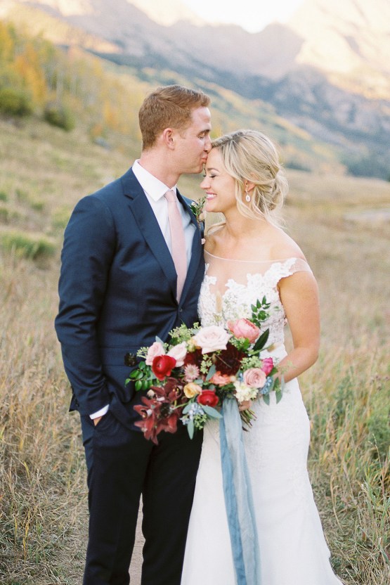Colorful Colorado Wedding with Stunning Mountain Views – Callie Hobbs – Banks and Leaf 34