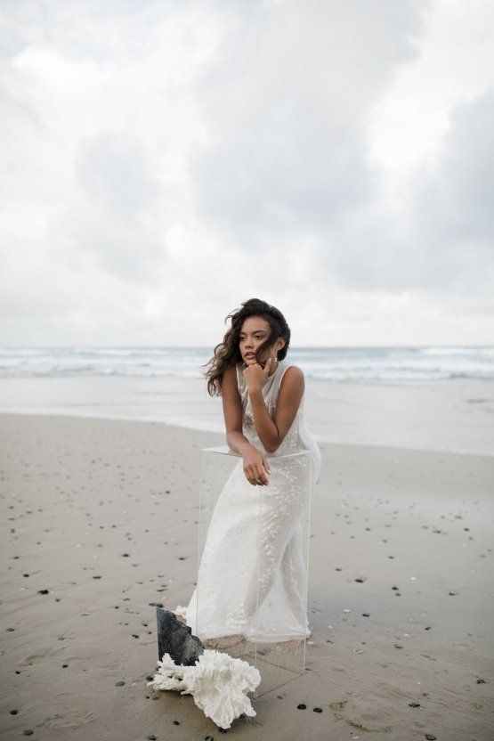 Effortlessly Cool Lava Rock Beach Wedding Inspiration in Byron Bay – Megan Kelly Photo 23