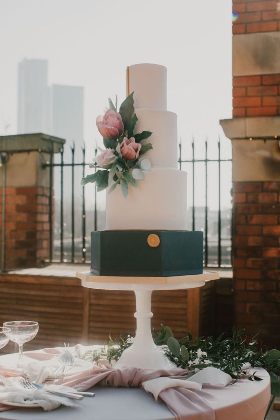 Vintage Glamour Wedding Inspiration in Manchester – Gail Secker Photography 23