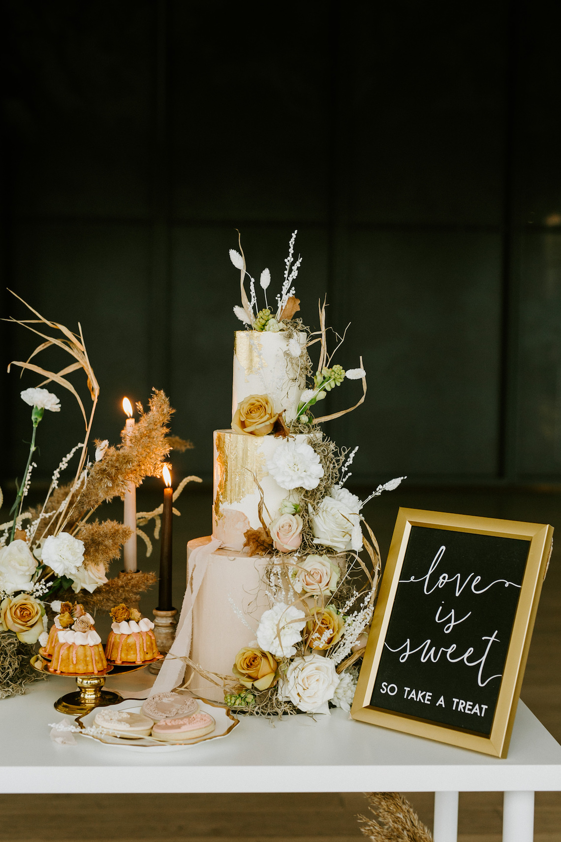 Chic Fall Loft Wedding Inspiration from Toronto – Shannon Robbins Photography – June Bloom Events 38