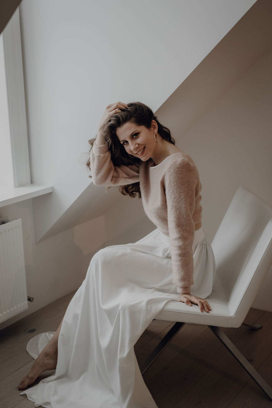 Wild Winter Wedding Inspiration from Iceland – Snowy Scenery and a Bridal Sweater – Melanie Munoz Photography 10