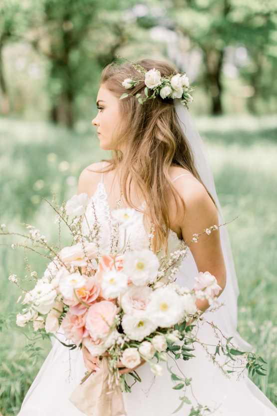 Whimsical Floral-Filled Woodland Wedding – Walnut and Main – Irina Turkova Photography 33