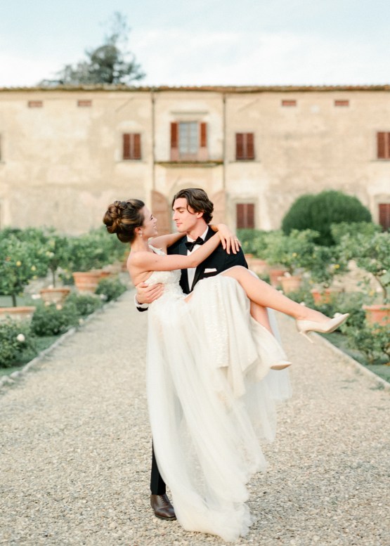 Breathtaking Tuscan Fine Art Wedding Inspiration – Olga Makarova 46