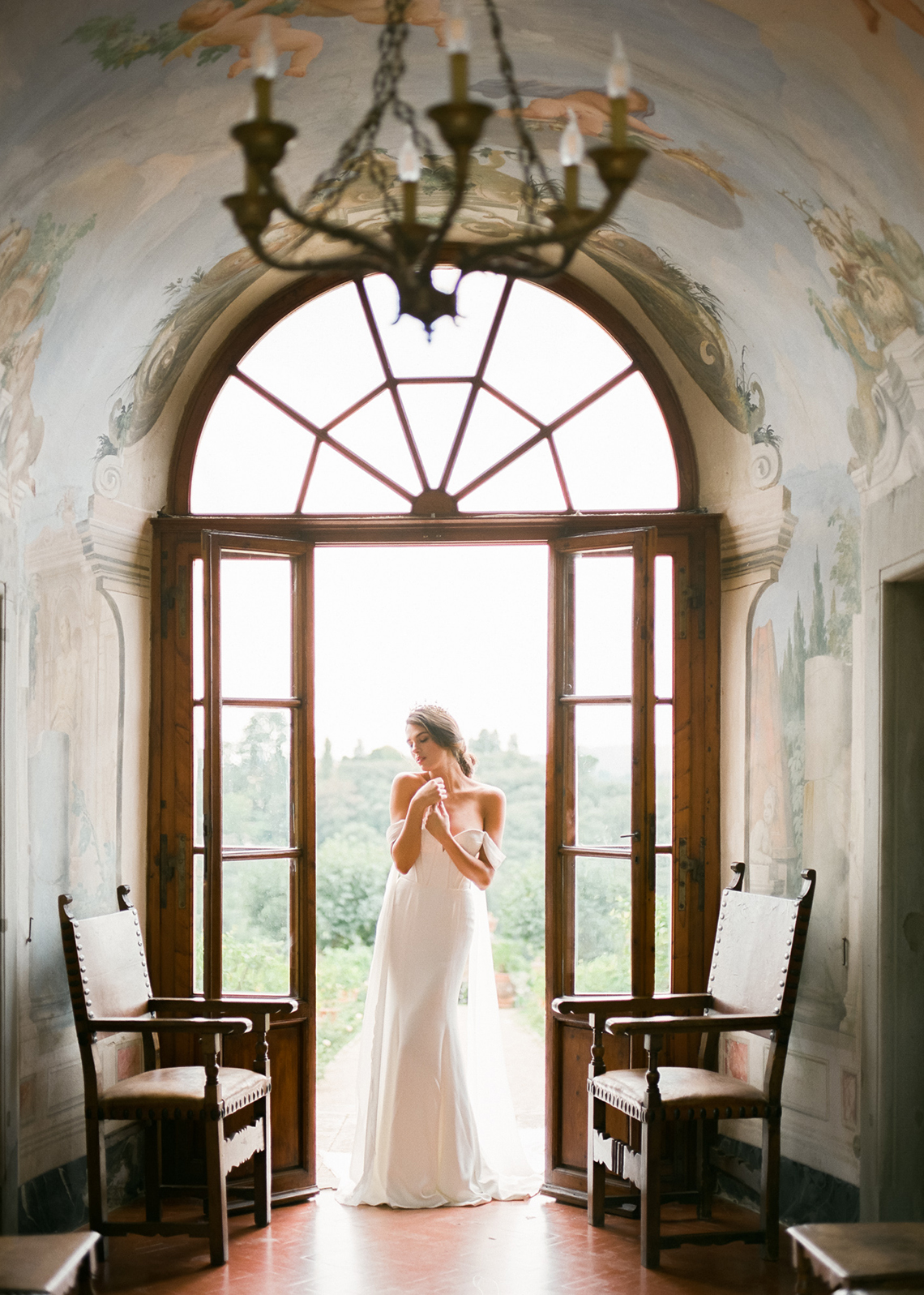 Breathtaking Tuscan Fine Art Wedding Inspiration – Olga Makarova 6