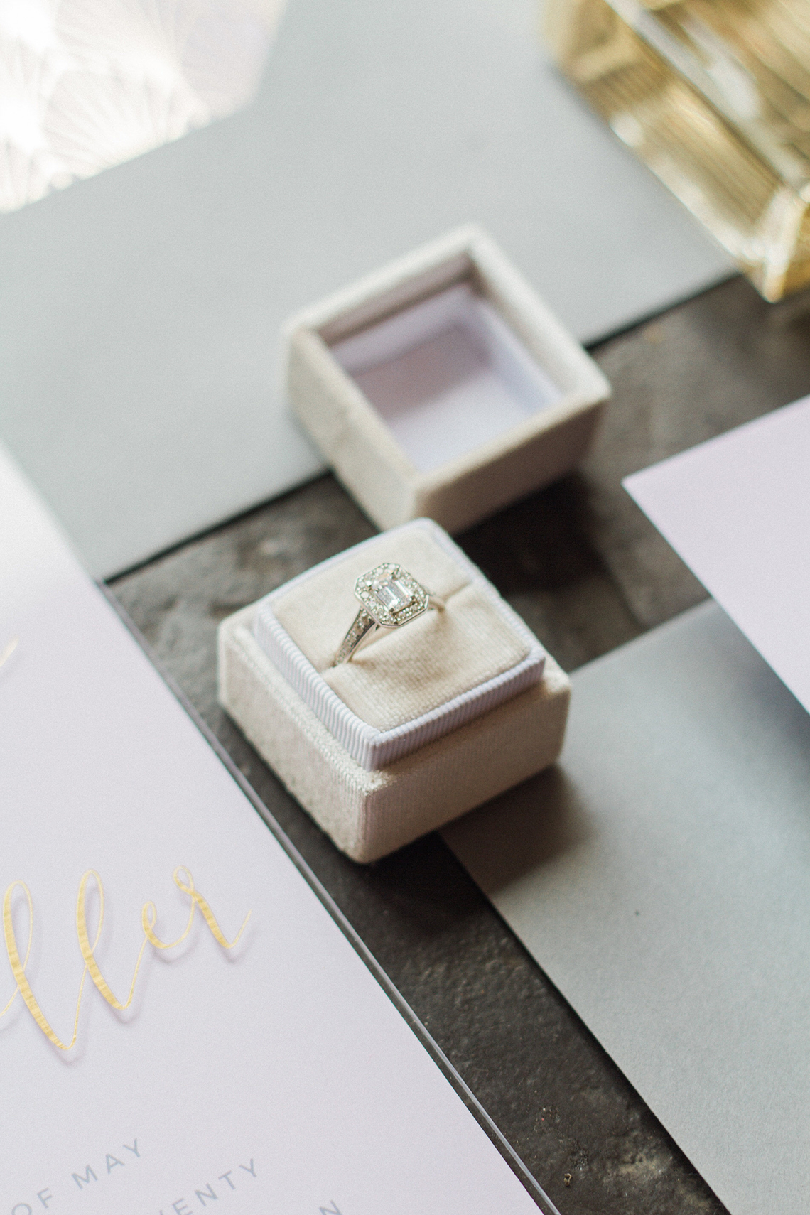 Glamorous Art Deco Wedding Inspiration with Gold Details – Maxeen Kim Photography 7