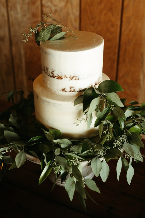 Joyous Oregon Berry Farm Wedding – Phil Chester – Peachy Keen Coordination – Hoffman Farm Store 15